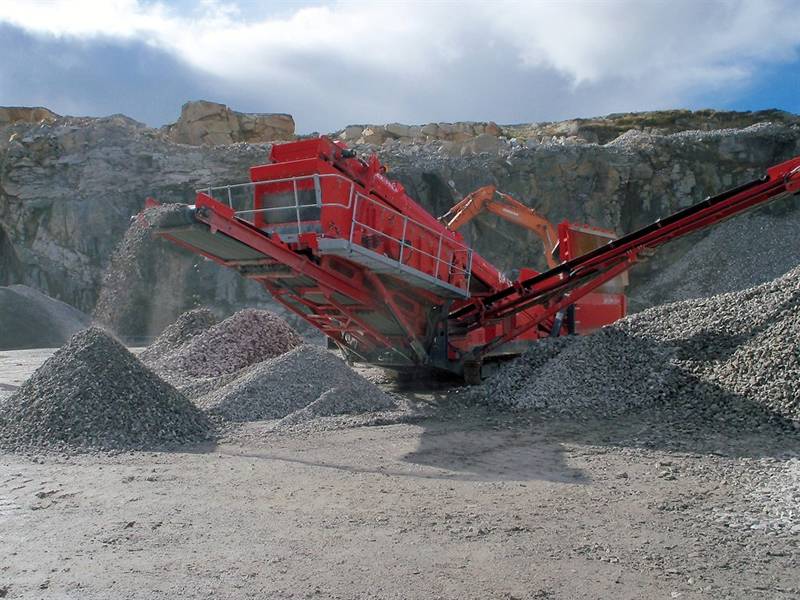 Our mining screens are widely used in sand factories for fine sand screening.